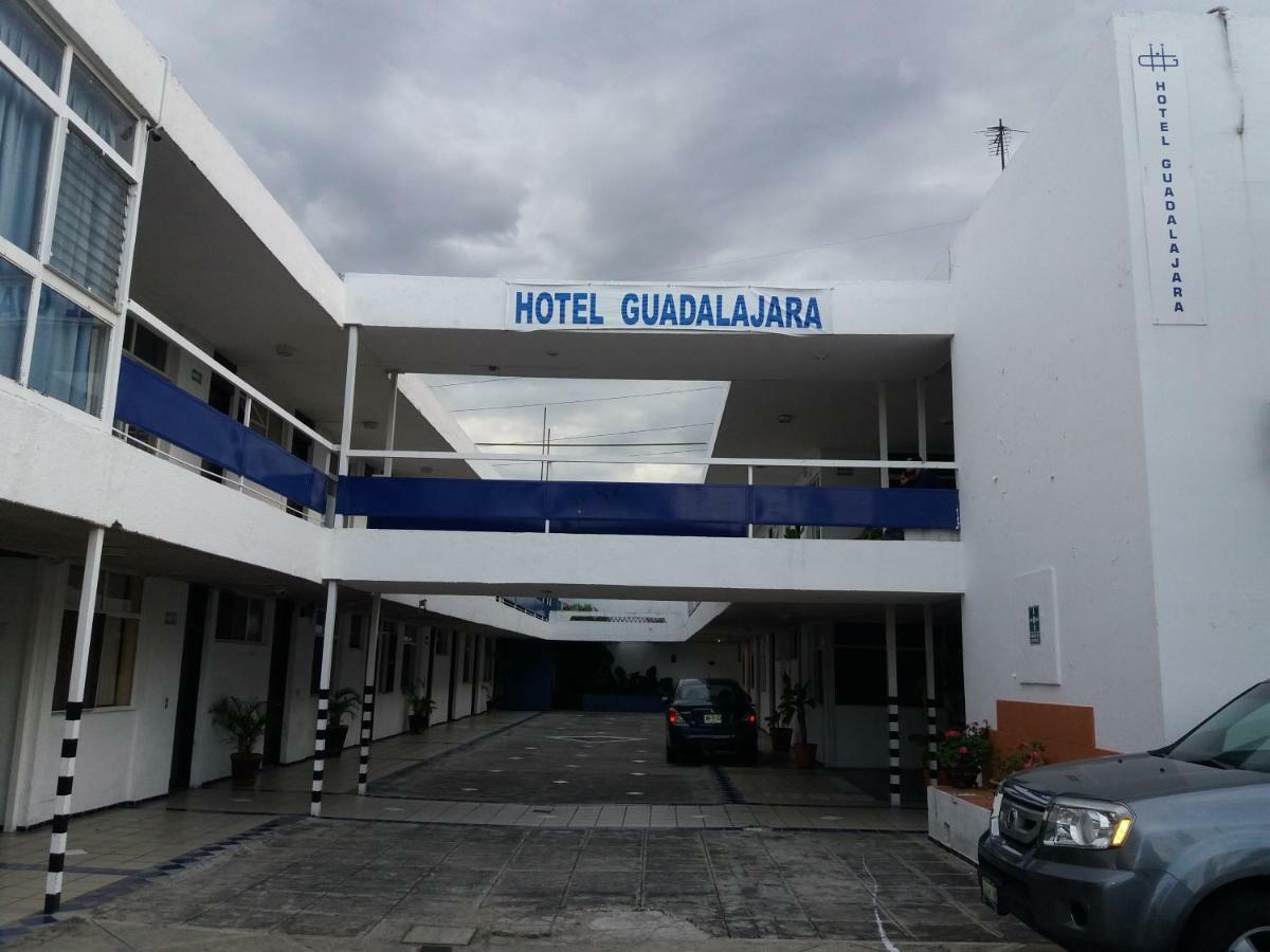 Hotel Guadalajara junto Glorieta La Minerva Bagian luar foto